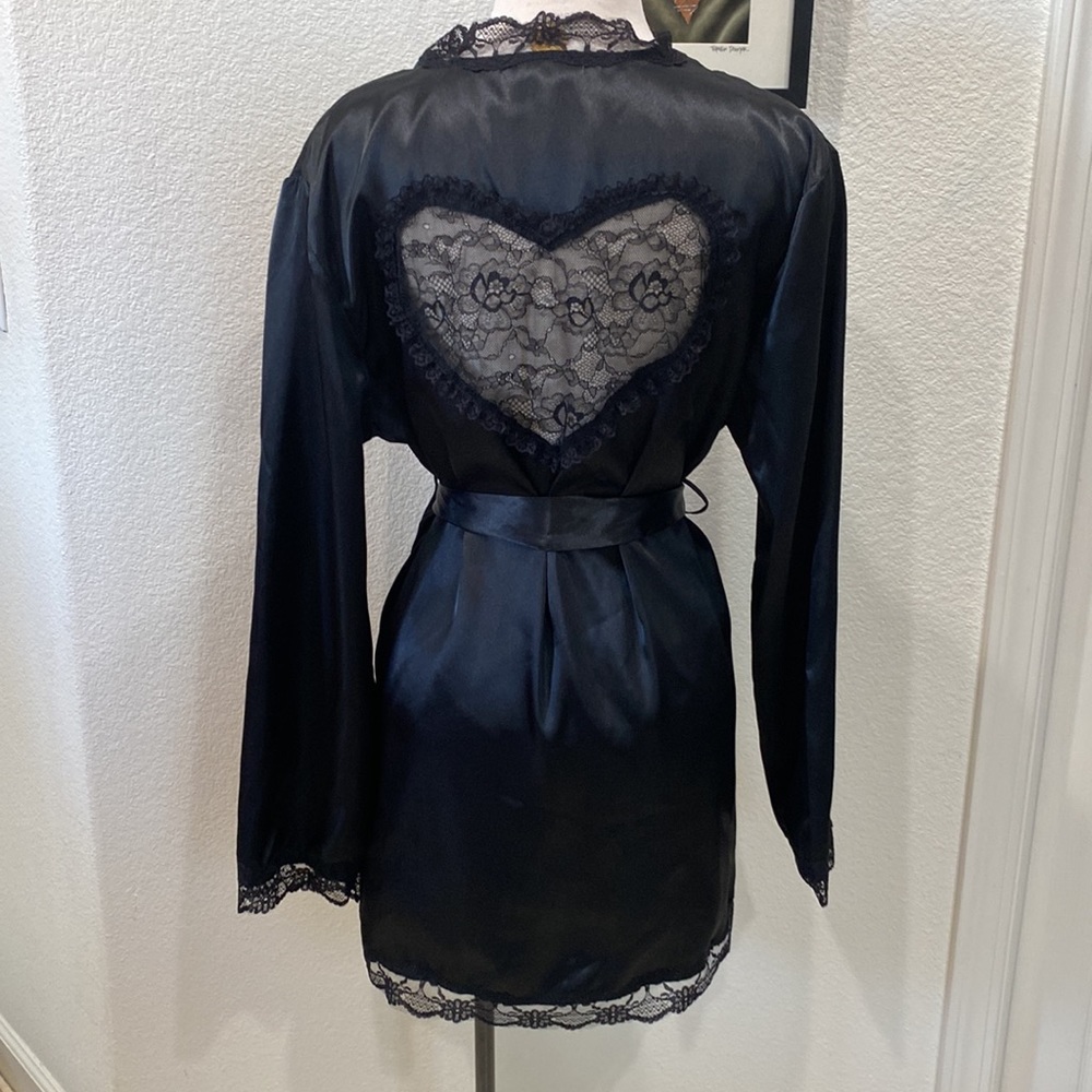 NWOT… Fredericks of Hollywood Robe